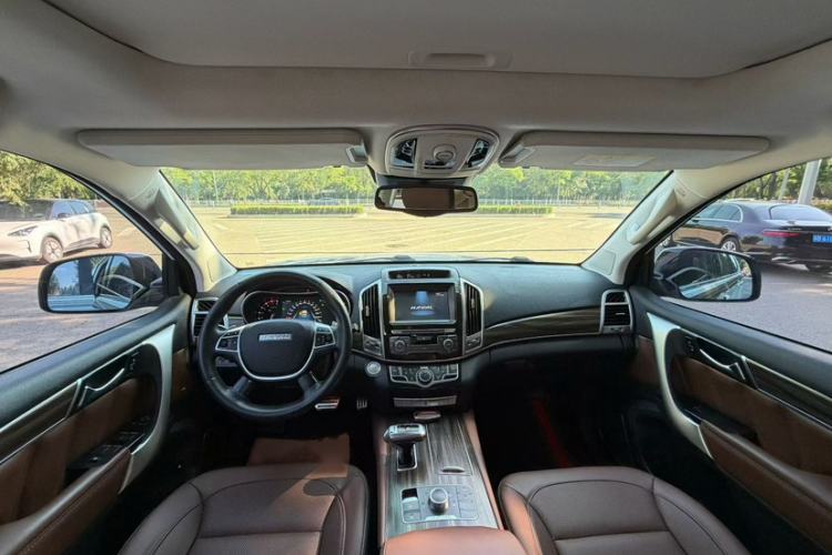 Used Haval H9 2017 2.0T Gasoline 4x4 Comfort Edition 5 Seats Interior 1