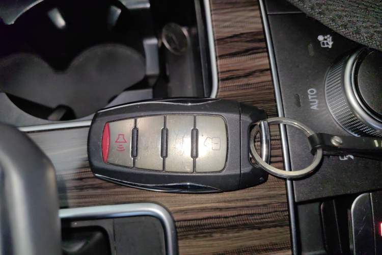 Used Haval H9 2017 2.0T Gasoline 4x4 Premium 5-Seater Interior 1