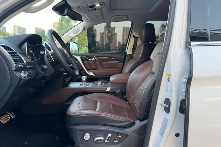 Used Haval H9 2017 2.0T Diesel 4x4 Luxury 7-Seater Interior 2
