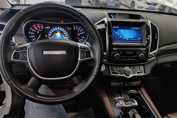 Used Haval H9 2017 2.0T Gasoline 4x4 Premium 5-Seater Interior 2