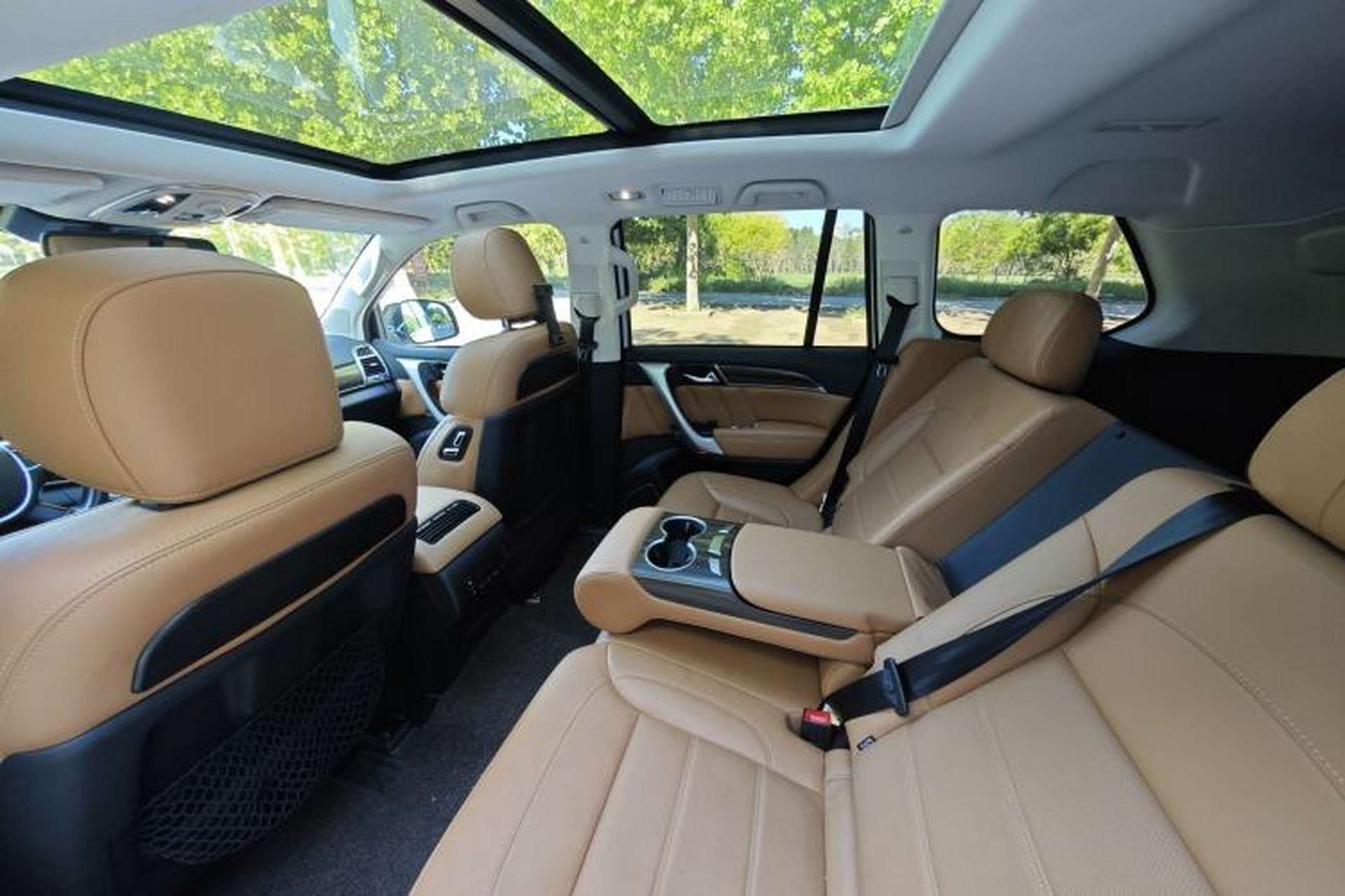 Used Haval H9 2017 2.0T Gasoline 4x4 Premium 5-Seater Interior 2