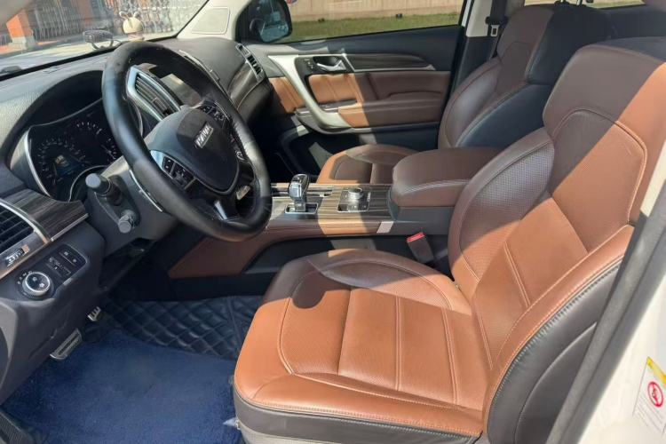 Used Haval H9 2017 2.0T Gasoline 4x4 Luxury 7-Seater Interior 2
