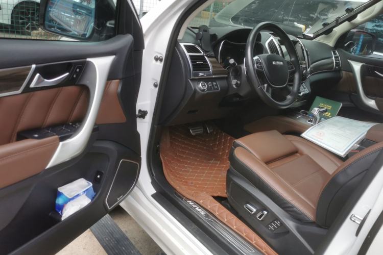 Used Haval H9 2017 2.0T Diesel 4x4 Premium 5-Seater Interior 3