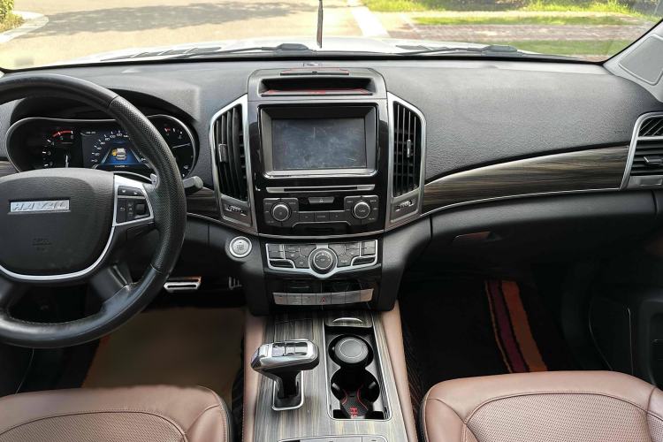 Used Haval H9 2017 2.0T Diesel 4x4 Comfort Edition 5 Seats Interior 3