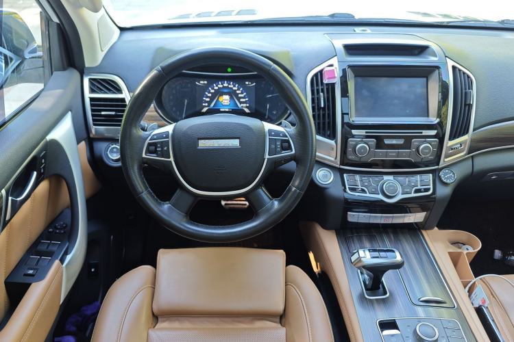 Used Haval H9 2017 2.0T Gasoline 4x4 Premium 5-Seater Interior 4