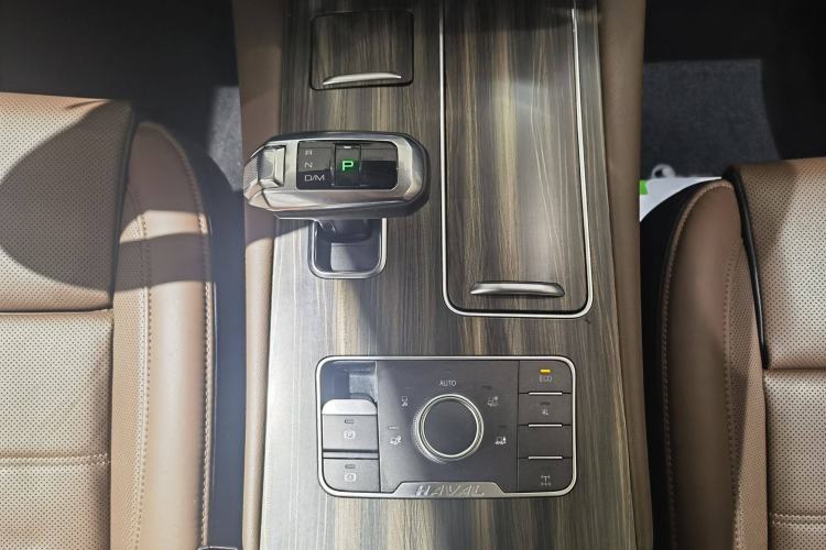 Used Haval H9 2017 2.0T Gasoline 4x4 Premium 5-Seater Interior 5