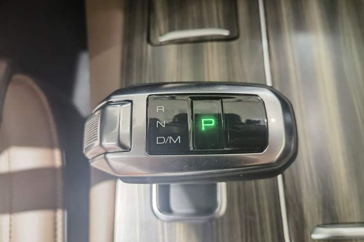 Used Haval H9 2017 2.0T Gasoline 4x4 Premium 5-Seater Interior 6