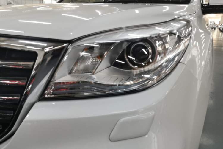 Used Haval H9 2017 2.0T Gasoline 4x4 Luxury 7-Seater Left Front Headlight
