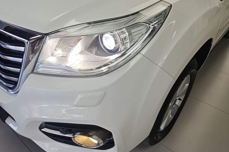 Used Haval H9 2017 2.0T Gasoline 4x4 Premium 5-Seater Left Front Headlight