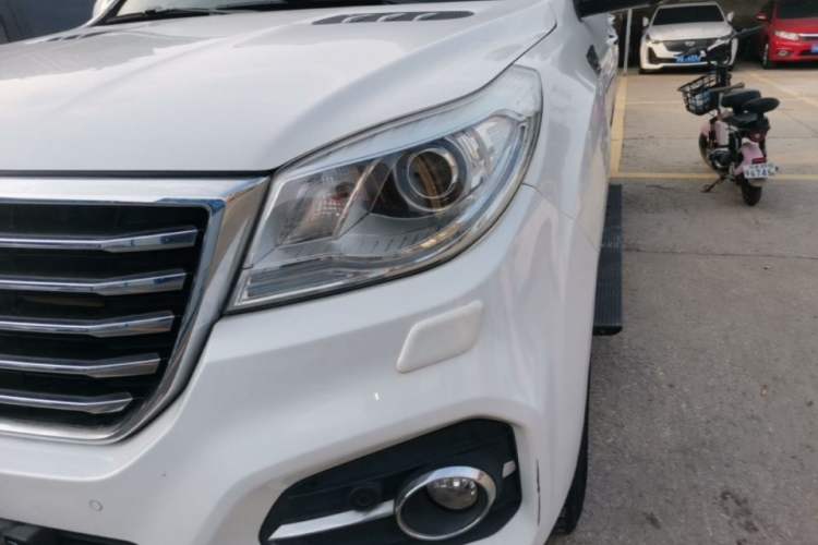 Used Haval H9 2017 2.0T Gasoline 4x4 Premium 5-Seater Left Front Headlight