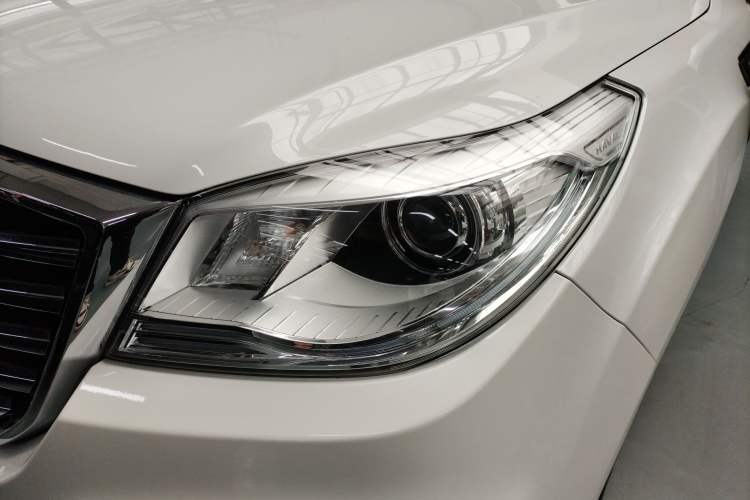 Used Haval H9 2017 2.0T Gasoline 4x4 Comfort Edition 5 Seats Left Front Headlight