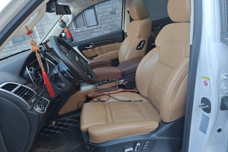 Used Haval H9 2017 2.0T Gasoline 4x4 Premium 5-Seater Left Front Seat
