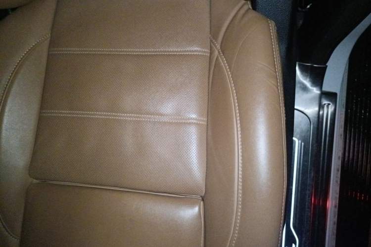 Used Haval H9 2017 2.0T Diesel 4x4 Premium 5-Seater Left Front Seat