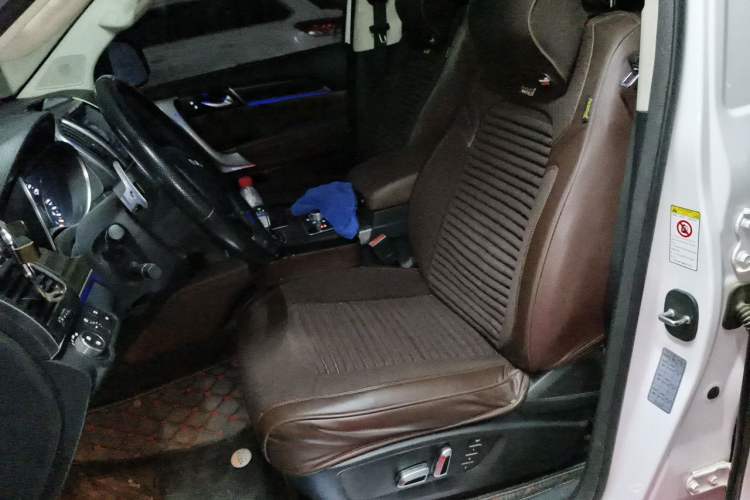 Used Haval H9 2017 2.0T Gasoline 4x4 Premium 5-Seater Left Front Seat