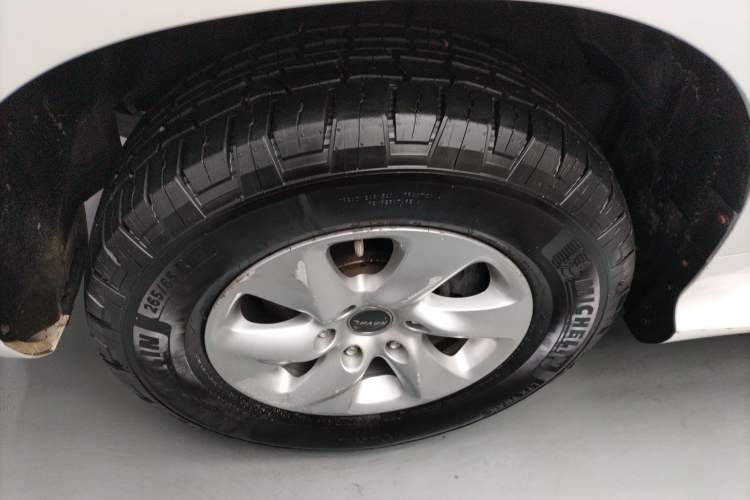 Used Haval H9 2017 2.0T Gasoline 4x4 Comfort Edition 5 Seats Left Front Wheel Hub