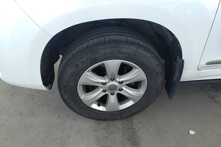 Used Haval H9 2017 2.0T Diesel 4x4 Premium 5-Seater Left Front Wheel Hub