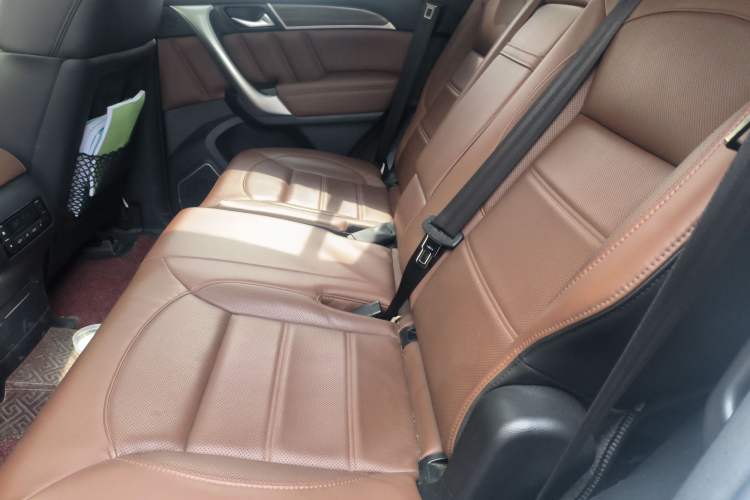Used Haval H9 2017 2.0T Gasoline 4x4 Luxury 7-Seater Left Rear Seat