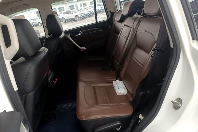 Used Haval H9 2017 2.0T Gasoline 4x4 Luxury 7-Seater Left Rear Seat