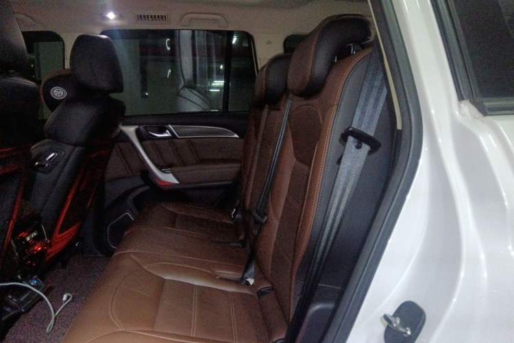 Used Haval H9 2017 2.0T Gasoline 4x4 Prestige Model 7 Seats Left Rear Seat