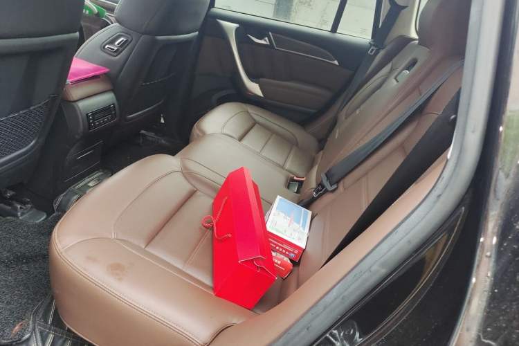 Used Haval H9 2017 2.0T Gasoline 4x4 Premium 5-Seater Left Rear Seat