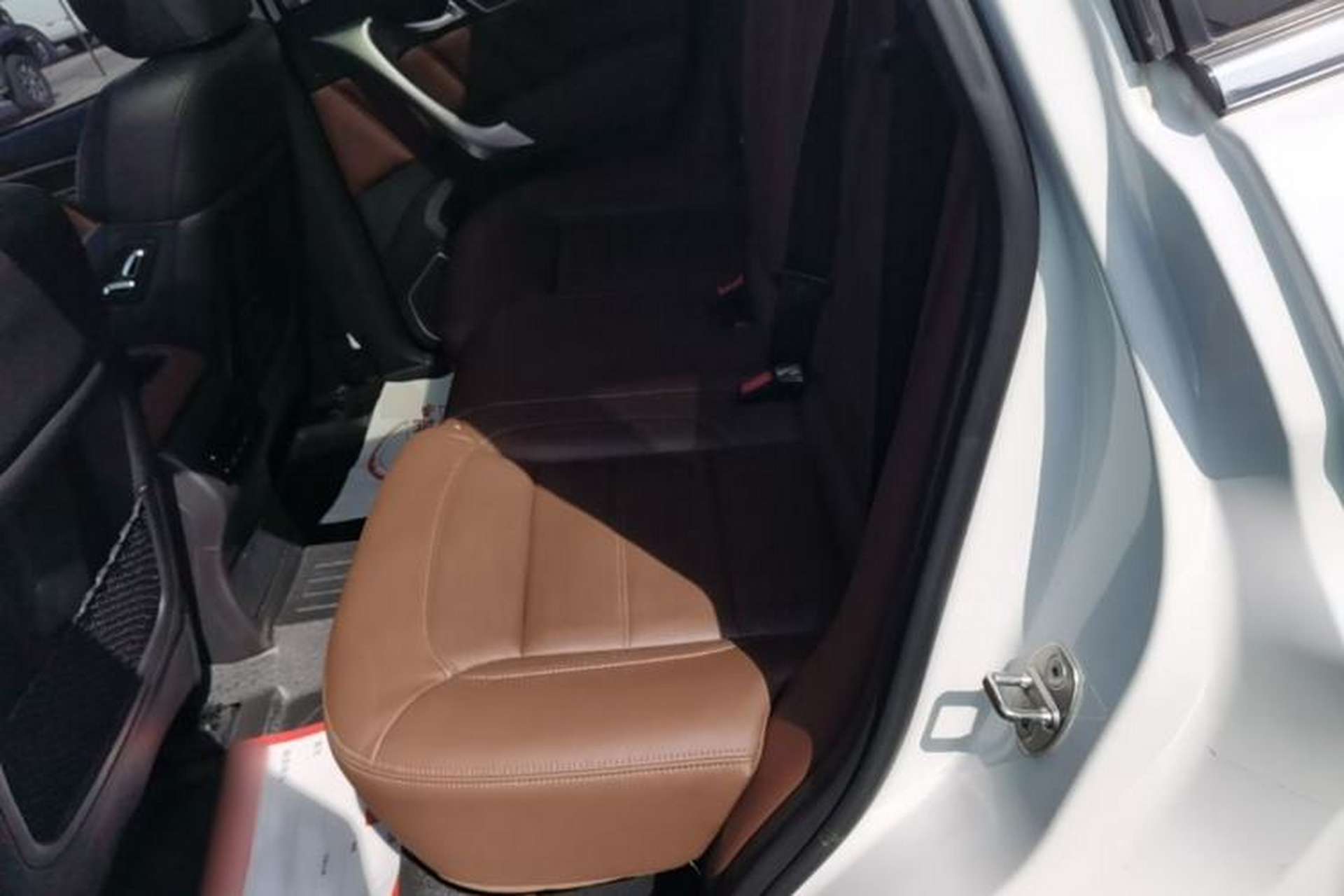 Used Haval H9 2017 2.0T Gasoline 4x4 Premium 5-Seater Left Rear Seat