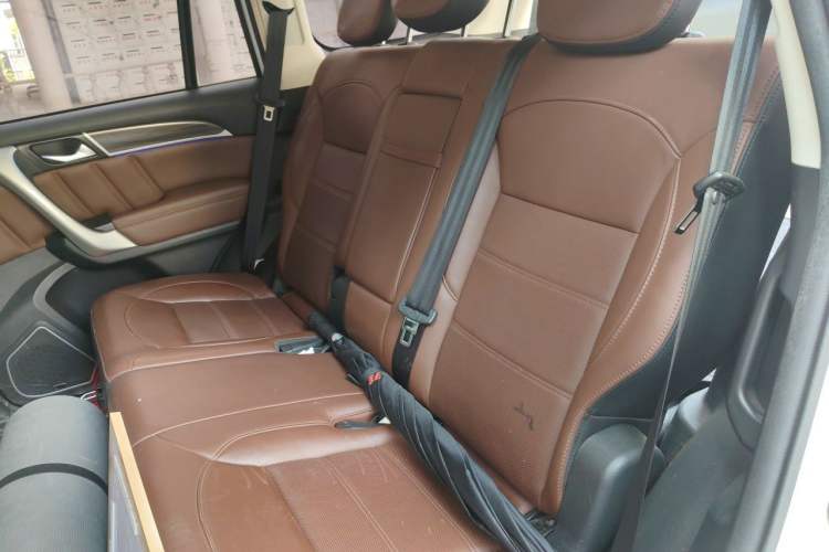 Used Haval H9 2017 2.0T Gasoline 4x4 Prestige Model 7 Seats Left Rear Seat