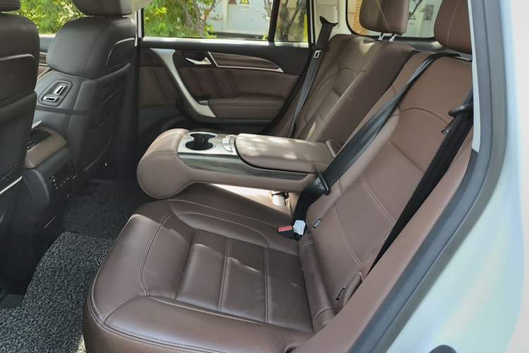 Used Haval H9 2017 2.0T Gasoline 4x4 Premium 5-Seater Left Rear Seat