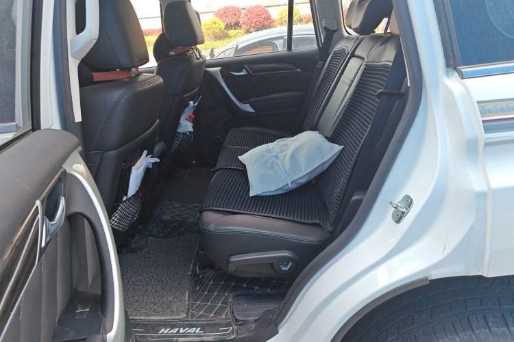 Used Haval H9 2017 2.0T Diesel 4x4 Luxury 7-Seater Left Rear Seat