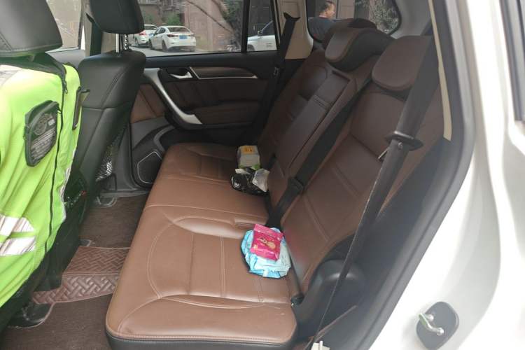 Used Haval H9 2017 2.0T Gasoline 4x4 Luxury 7-Seater Left Rear Seat