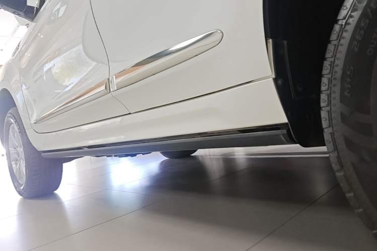 Used Haval H9 2017 2.0T Gasoline 4x4 Premium 5-Seater Left Side Sill