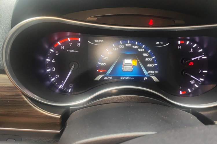 Used Haval H9 2017 2.0T Gasoline 4x4 Luxury 7-Seater Odometer Close Up
