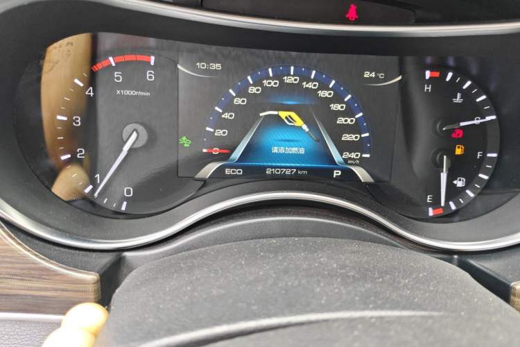 Used Haval H9 2017 2.0T Diesel 4x4 Premium 5-Seater Odometer Close Up