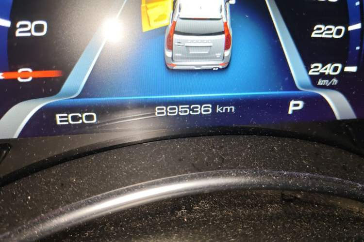 Used Haval H9 2017 2.0T Gasoline 4x4 Premium 5-Seater Odometer Close Up