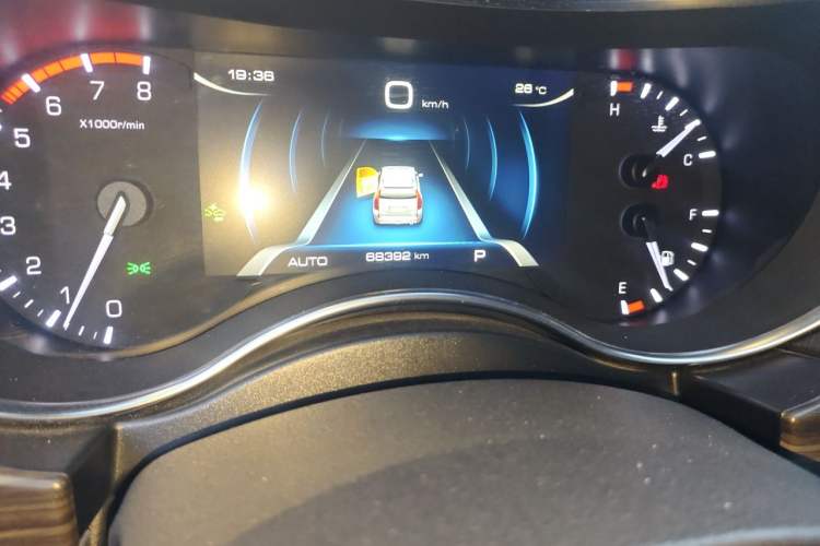 Used Haval H9 2017 2.0T Gasoline 4x4 Luxury 7-Seater Odometer Close Up