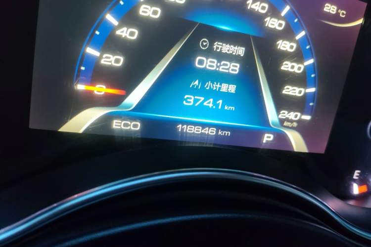 Used Haval H9 2017 2.0T Diesel 4x4 Luxury 7-Seater Odometer Close Up