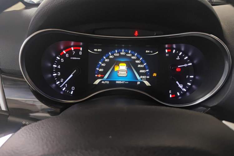 Used Haval H9 2017 2.0T Gasoline 4x4 Luxury 7-Seater Odometer Close Up