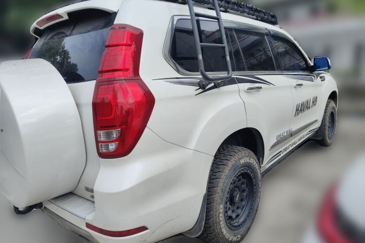 Used Haval H9 2017 2.0T Diesel 4x4 Premium 5-Seater Rear Right 45 Deg