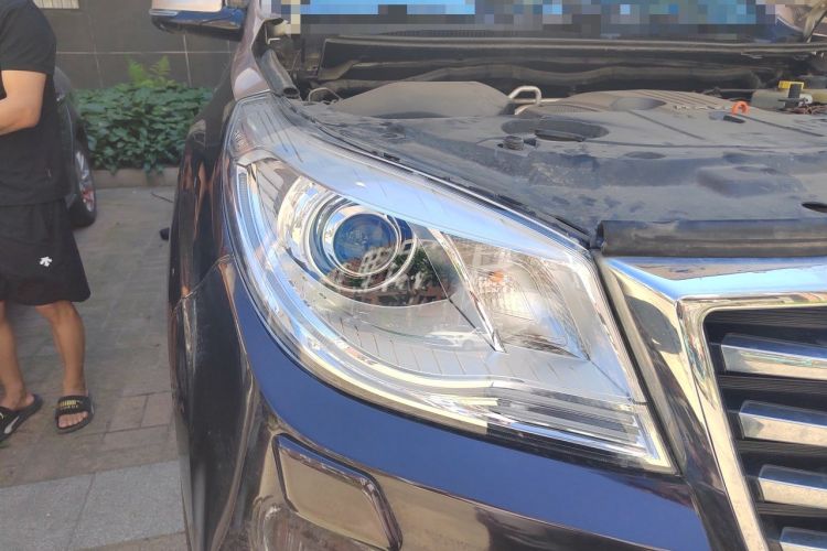 Used Haval H9 2017 2.0T Gasoline 4x4 Premium 5-Seater Right Front Headlight