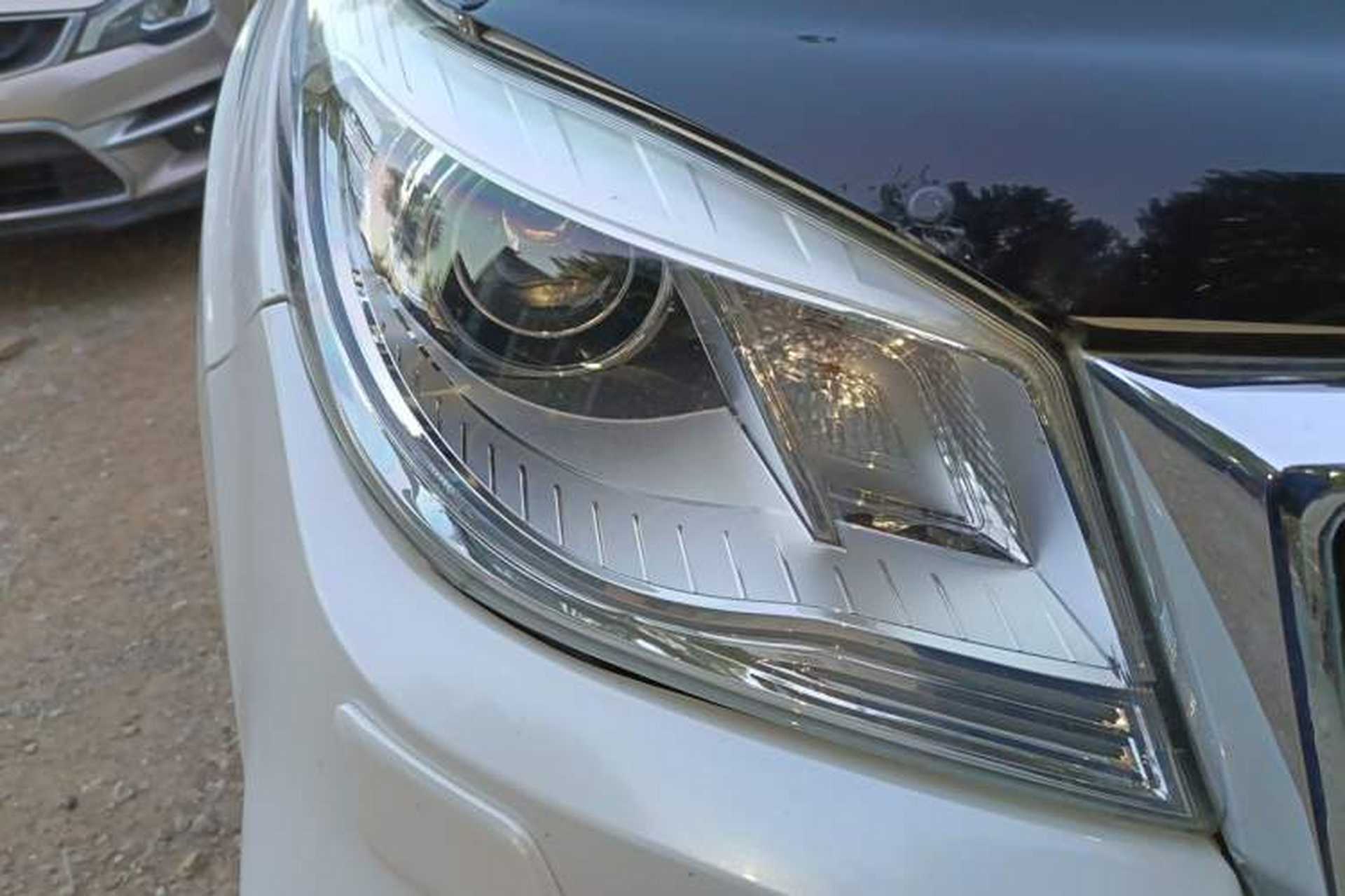 Used Haval H9 2017 2.0T Diesel 4x4 Luxury 7-Seater Right Front Headlight