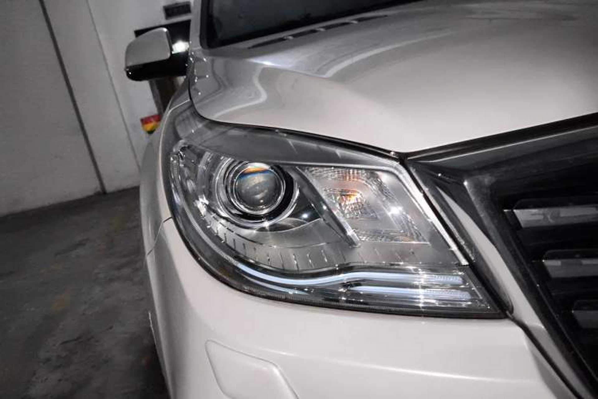 Used Haval H9 2017 2.0T Diesel 4x4 Premium 5-Seater Right Front Headlight