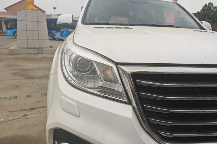 Used Haval H9 2017 2.0T Gasoline 4x4 Luxury 7-Seater Right Front Headlight
