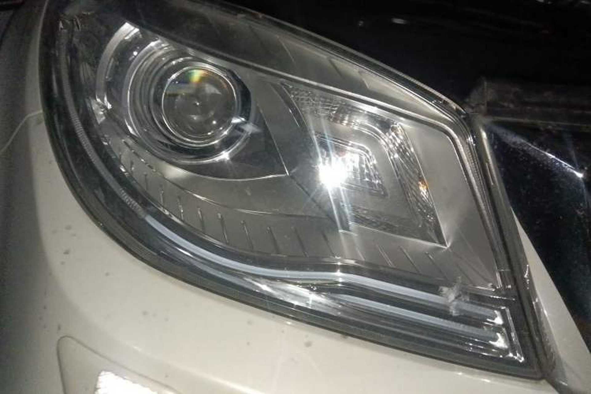 Used Haval H9 2017 2.0T Gasoline 4x4 Premium 5-Seater Right Front Headlight