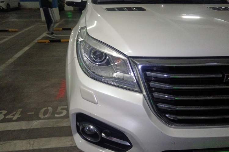 Used Haval H9 2017 2.0T Gasoline 4x4 Prestige Model 7 Seats Right Front Headlight