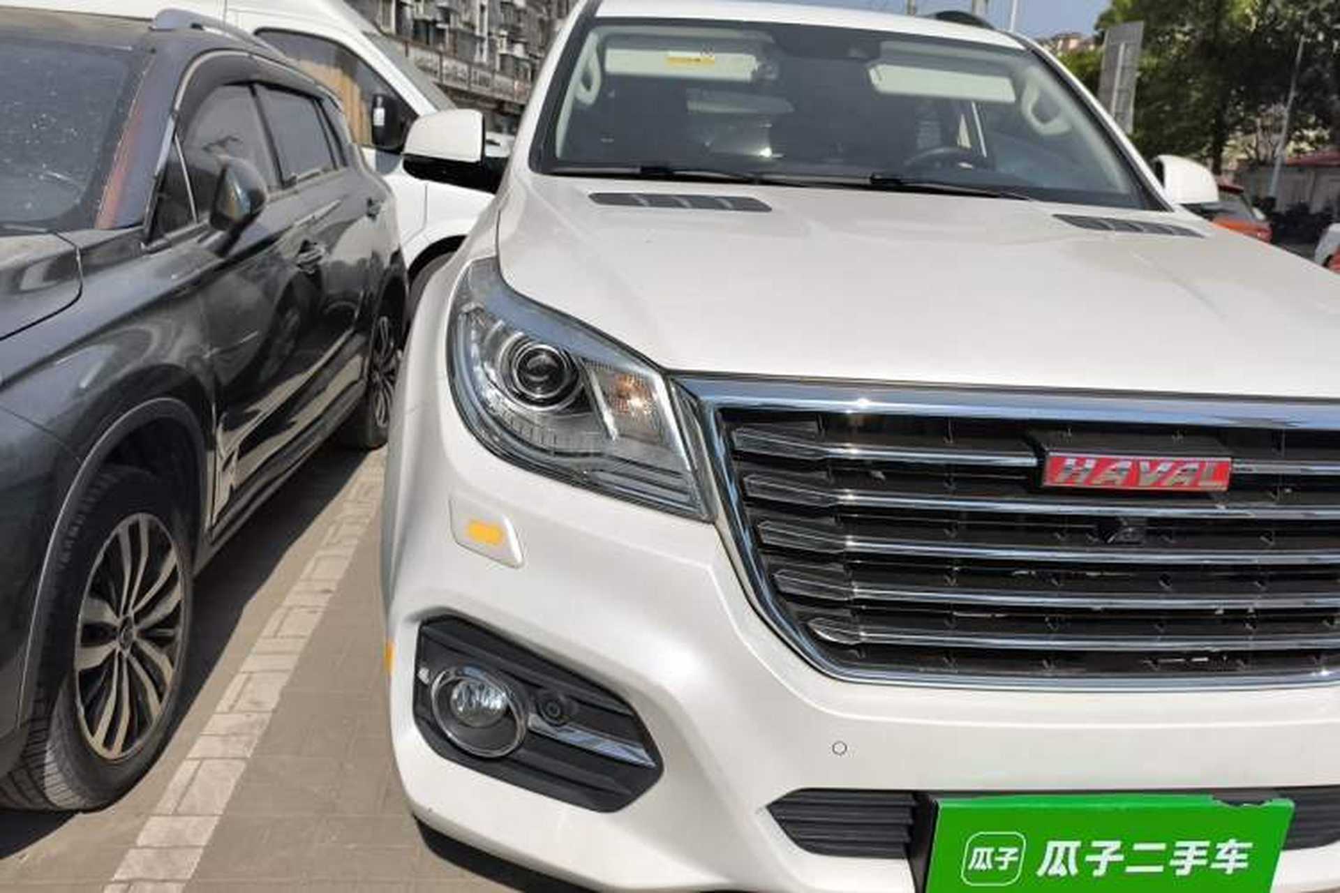 Used Haval H9 2017 2.0T Gasoline 4x4 Premium 5-Seater Right Front Headlight