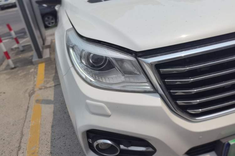 Used Haval H9 2017 2.0T Gasoline 4x4 Prestige Model 7 Seats Right Front Headlight