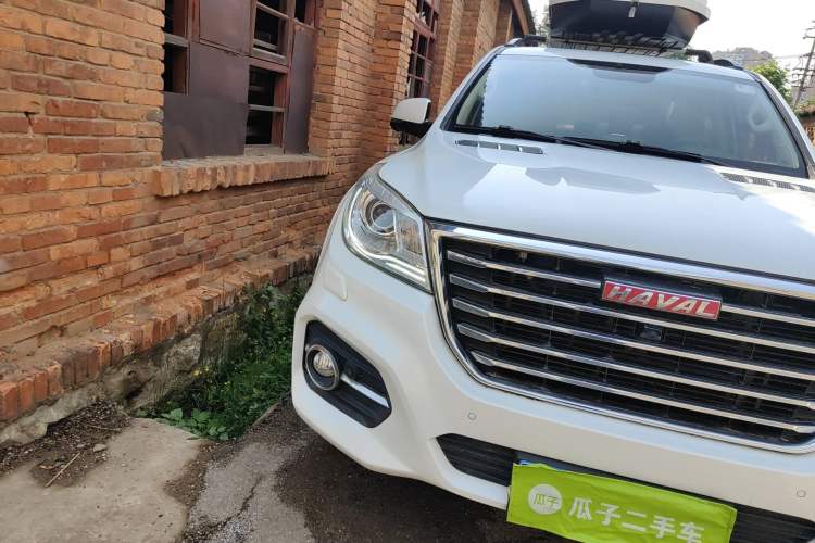 Used Haval H9 2017 2.0T Gasoline 4x4 Luxury 7-Seater Right Front Headlight