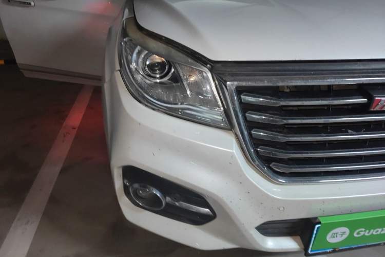 Used Haval H9 2017 2.0T Diesel 4x4 Comfort Edition 7-Seater Right Front Headlight