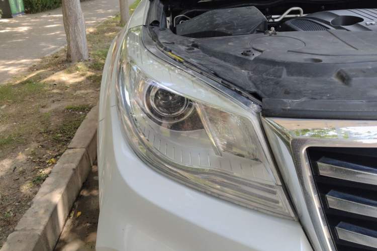Used Haval H9 2017 2.0T Gasoline 4x4 Comfort Edition 5 Seats Right Front Headlight