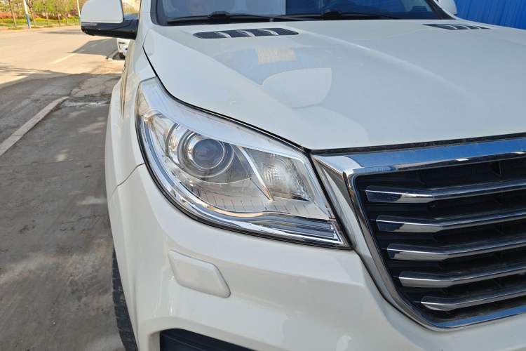 Used Haval H9 2017 2.0T Diesel 4x4 Luxury 7-Seater Right Front Headlight