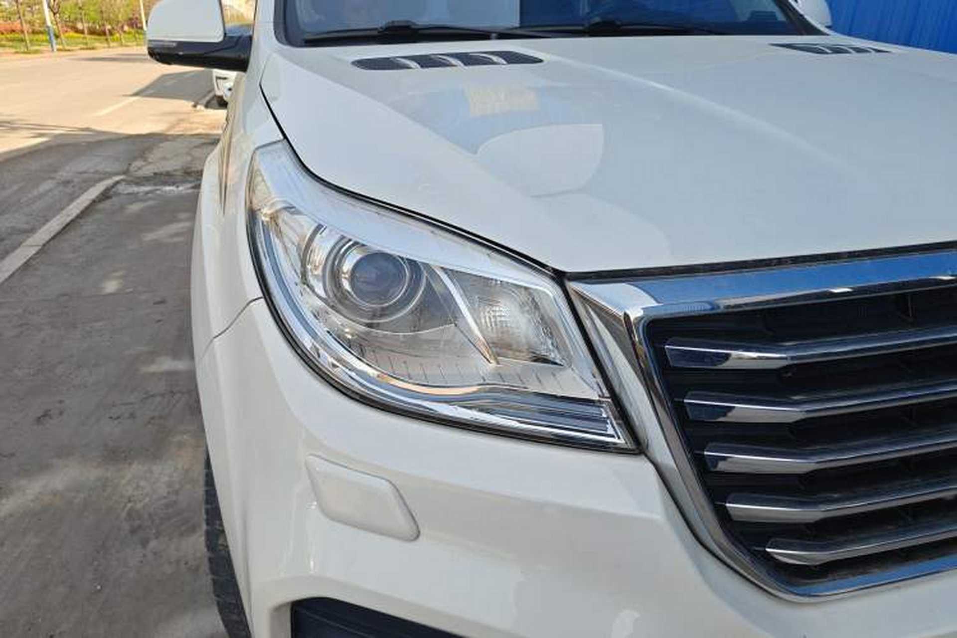 Used Haval H9 2017 2.0T Diesel 4x4 Luxury 7-Seater Right Front Headlight